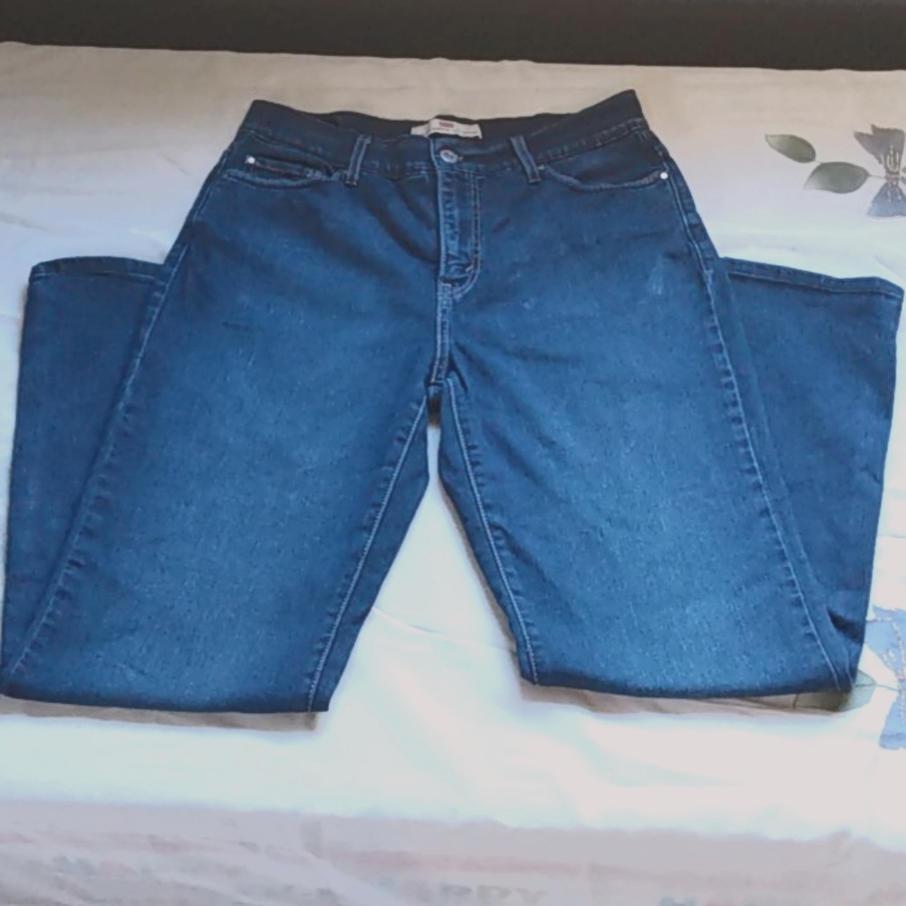 Levi's Slimming Bootcut Jeans